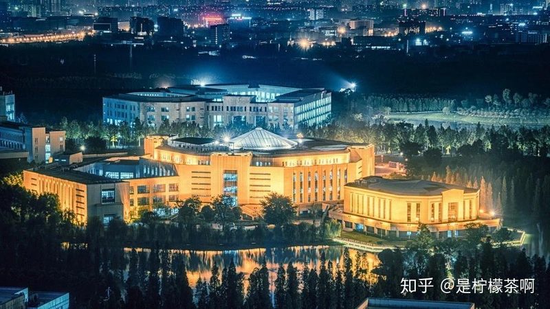 三极管型号解码：参数对照与选型指南**